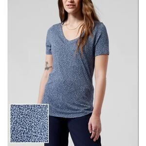 Athleta Blue Micro Cheetah Scoop V-Neck Short Sleeve Women's Top T-Shirt M